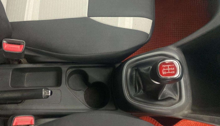 2018 Hyundai Grand i10 SPORTZ 1.2 KAPPA VTVT DUAL TONE, CNG, Manual, 66,755 km, Gear Lever