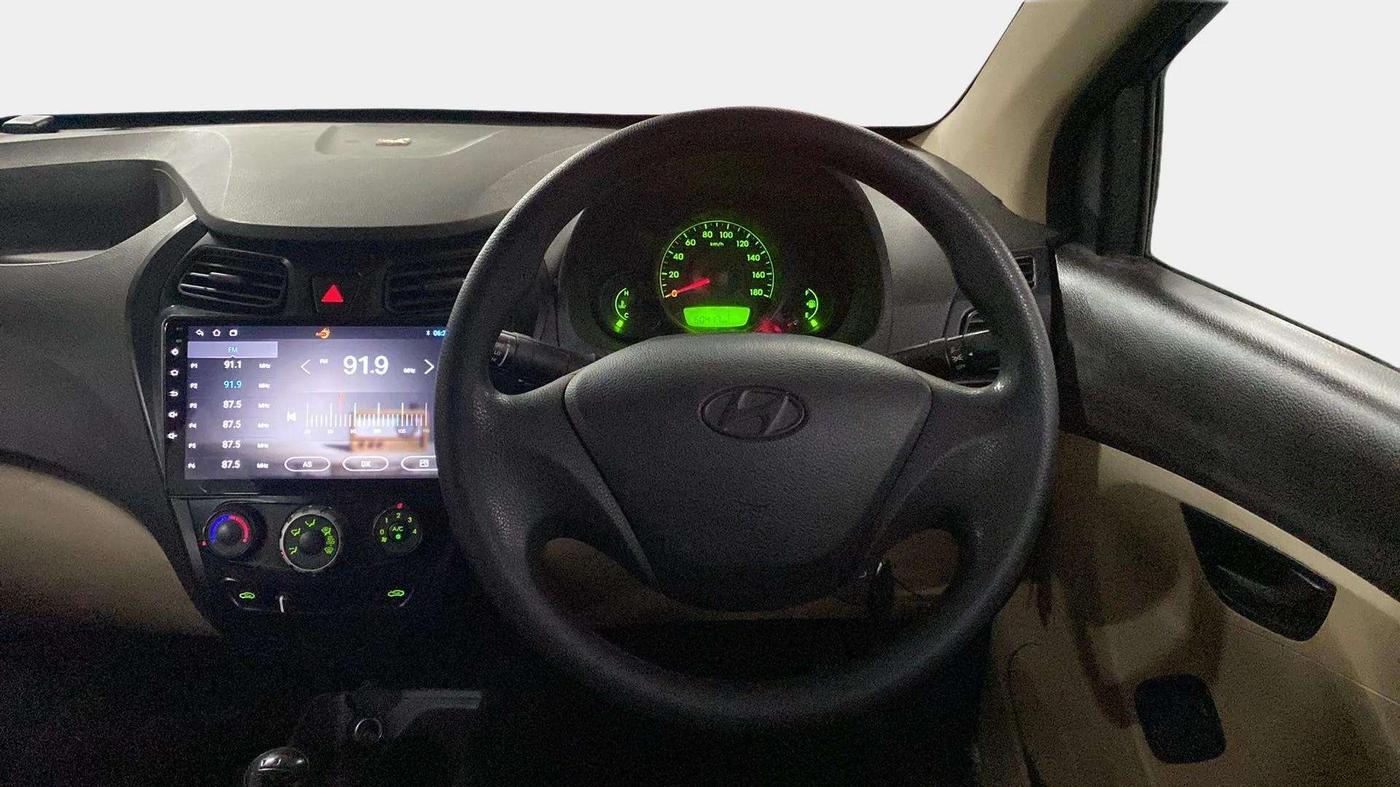 2013 Hyundai Eon ERA +, Petrol, Manual, 60,516 km, Steering Wheel Close Up