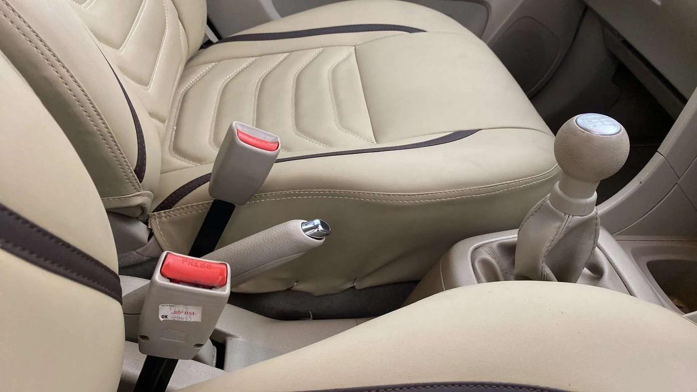 2017 Maruti Ertiga ZXI+, Petrol, Manual, 18,107 km, Gear Lever