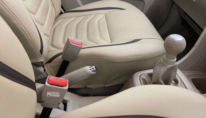 2017 Maruti Ertiga ZXI+, Petrol, Manual, 18,107 km, Gear Lever