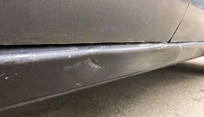 2016 Maruti Alto K10 LXI CNG, CNG, Manual, 60,721 km, Right running board - Slightly rusted