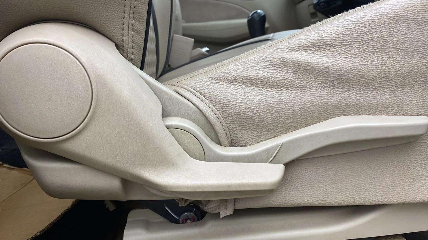2019 Maruti Dzire VXI, Petrol, Manual, 82,556 km, Driver Side Adjustment Panel