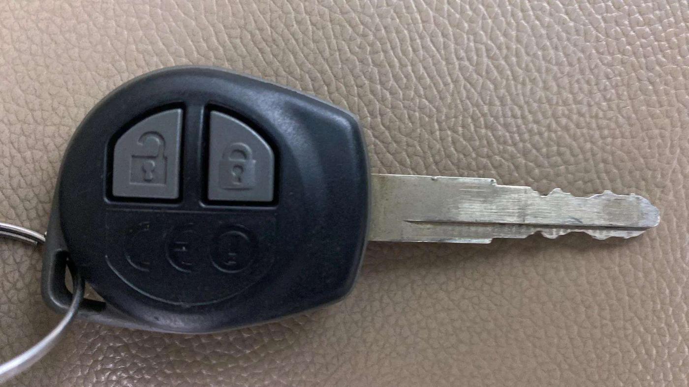 2019 Maruti Dzire VXI, Petrol, Manual, 82,556 km, Key Close Up