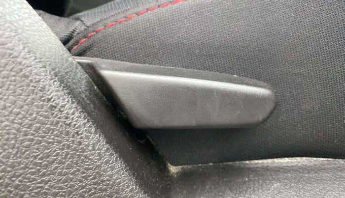 2017 Renault Duster RXS CVT, Petrol, Automatic, 57,299 km, Driver Side Adjustment Panel