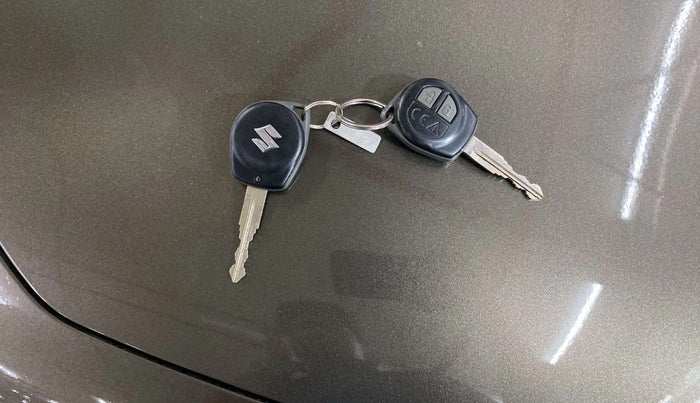 2018 Maruti Swift VXI, Petrol, Manual, 27,033 km, Key Close Up