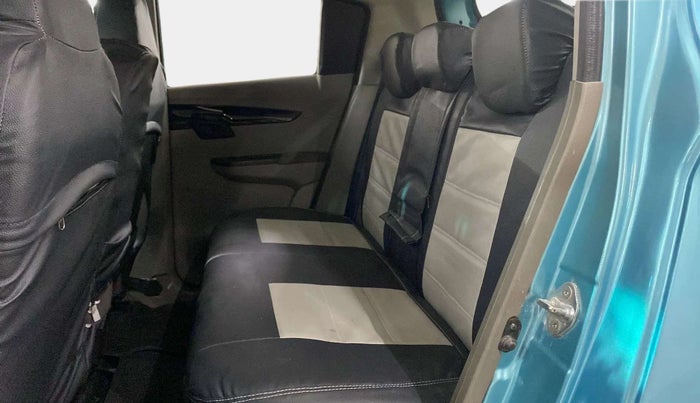 2016 Mahindra Kuv100 K6 PLUS 5 STR, Petrol, Manual, 63,788 km, Right Side Rear Door Cabin