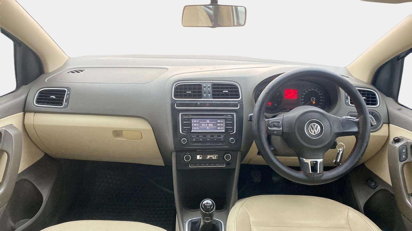 2013 Volkswagen Vento HIGHLINE 1.6 MPI, Petrol, Manual, 92,149 km, Dashboard