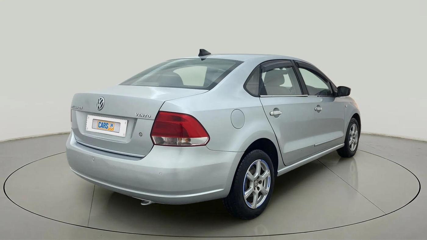 2013 Volkswagen Vento HIGHLINE 1.6 MPI, Petrol, Manual, 92,149 km, Right Back Diagonal