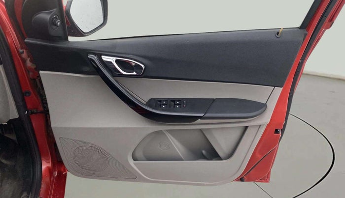 2017 Tata Tiago XZA PETROL, Petrol, Automatic, 21,043 km, Driver Side Door Panels Control