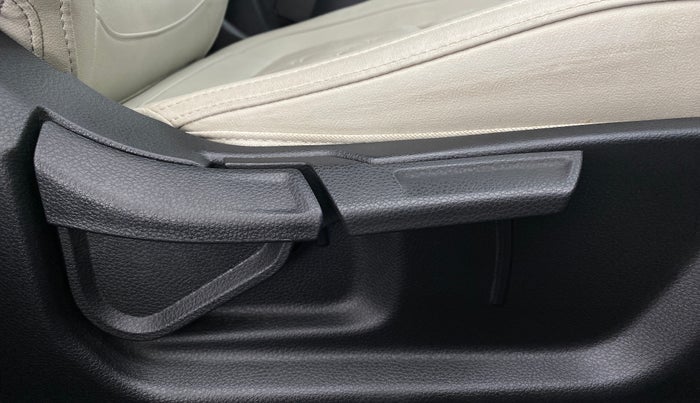 2020 KIA SELTOS HTX AT PETROL, Petrol, Automatic, 30,758 km, Driver Side Adjustment Panel