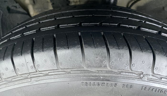 2020 KIA SELTOS HTX AT PETROL, Petrol, Automatic, 30,758 km, Left Front Tyre Tread