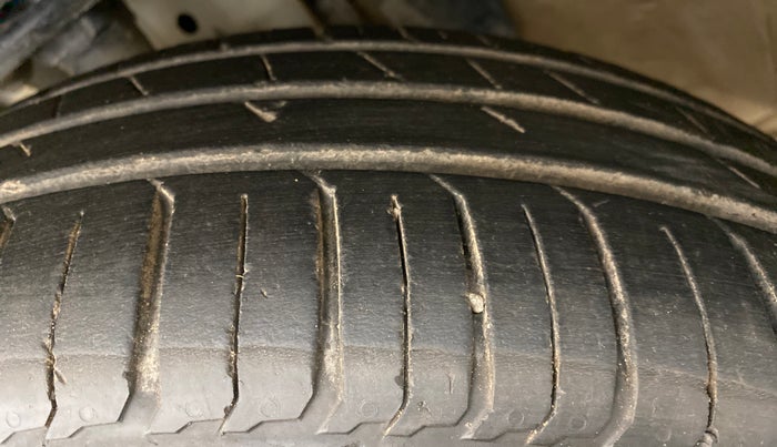 2020 Renault TRIBER RXZ AT, Petrol, Automatic, 11,763 km, Left Front Tyre Tread