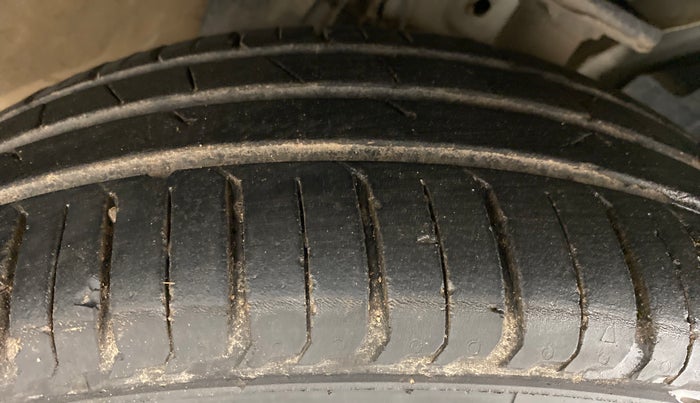 2020 Renault TRIBER RXZ AT, Petrol, Automatic, 11,763 km, Right Front Tyre Tread