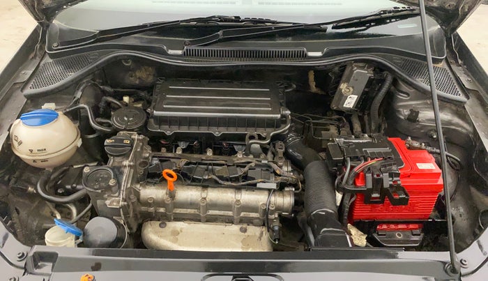 2013 Volkswagen Vento HIGHLINE 1.6 MPI, Petrol, Manual, 1,25,169 km, Engine View