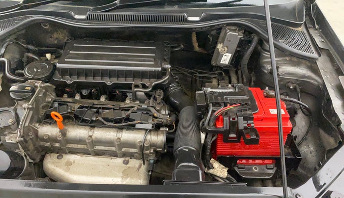 2013 Volkswagen Vento HIGHLINE 1.6 MPI, Petrol, Manual, 1,25,169 km, Engine View - Left