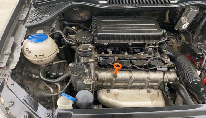 2013 Volkswagen Vento HIGHLINE 1.6 MPI, Petrol, Manual, 1,25,169 km, Engine View - Right