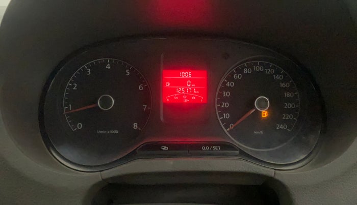 2013 Volkswagen Vento HIGHLINE 1.6 MPI, Petrol, Manual, 1,25,169 km, Odometer Image