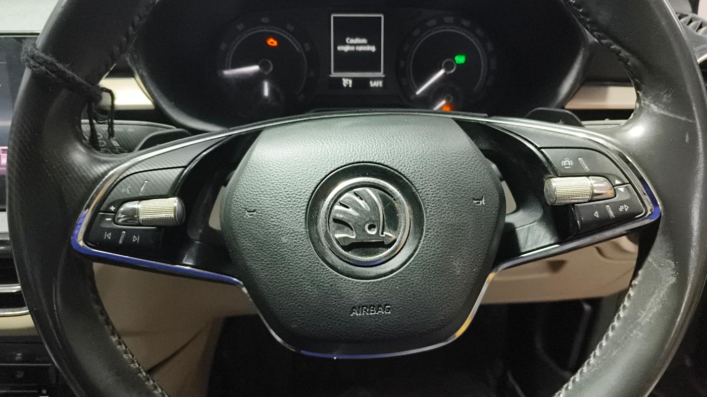 2023 Skoda SLAVIA AMBITION 1.0L TSI AT, Petrol, Automatic, 28,137 km, Adaptive Cruise Control