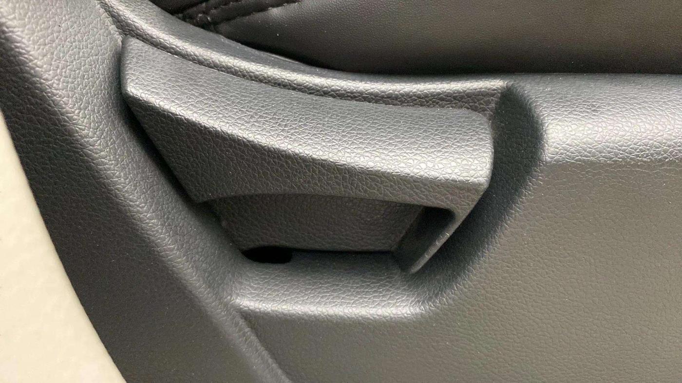 2022 Mahindra XUV300 W6 1.2 PETROL, Petrol, Manual, 13,171 km, Driver Side Adjustment Panel