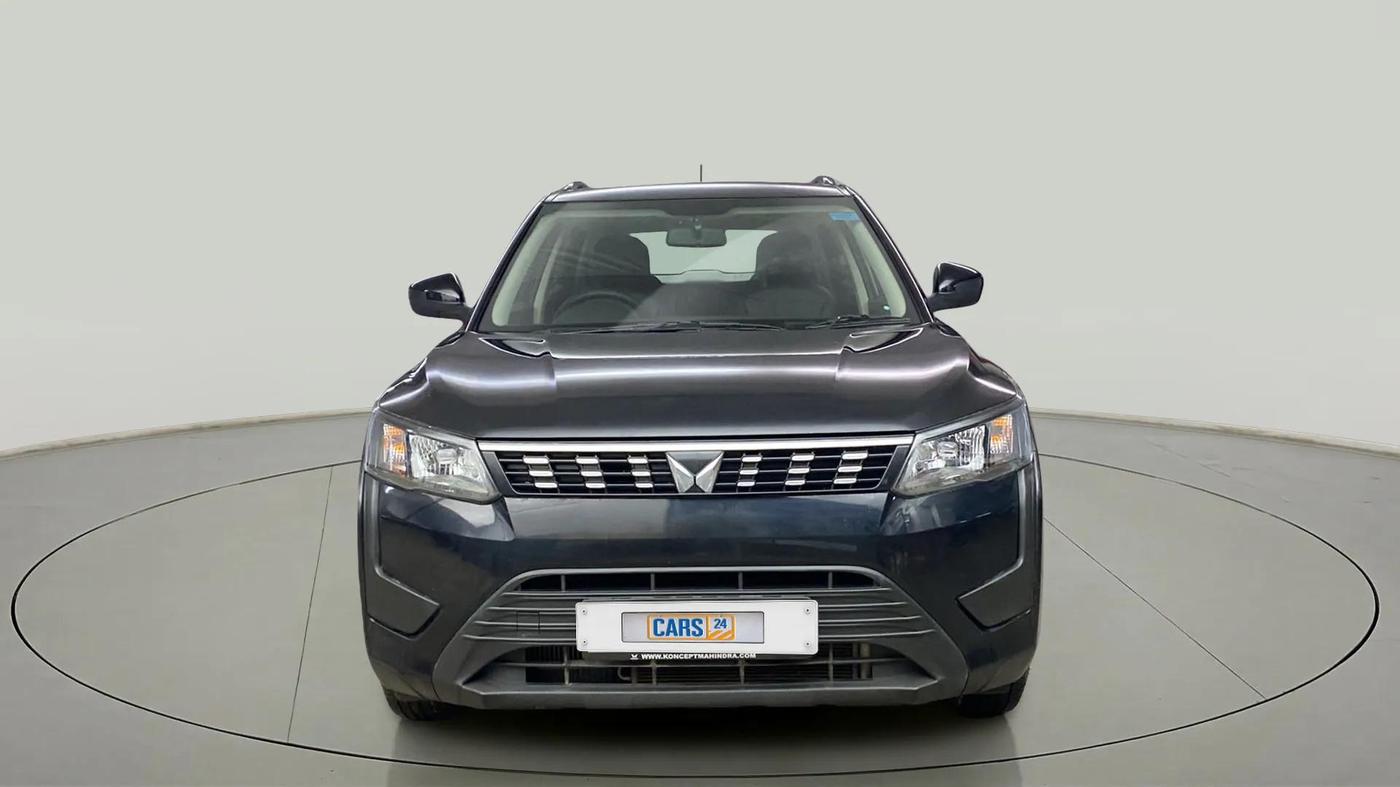 2022 Mahindra XUV300 W6 1.2 PETROL, Petrol, Manual, 13,171 km, Front
