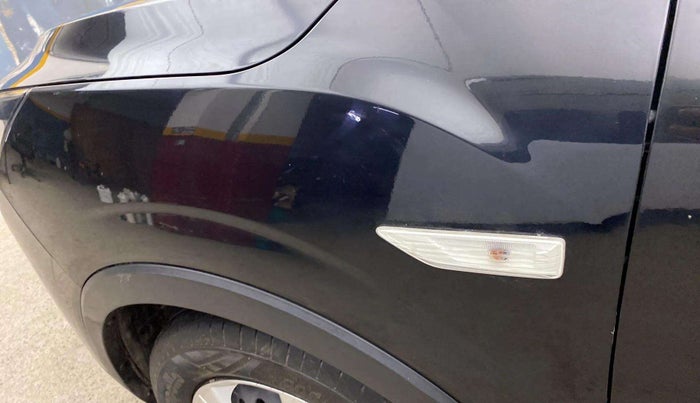 2022 Mahindra XUV300 W6 1.2 PETROL, Petrol, Manual, 13,171 km, Left fender - Minor scratches