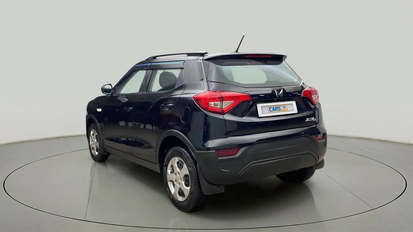 2022 Mahindra XUV300 W6 1.2 PETROL, Petrol, Manual, 13,171 km, Left Back Diagonal