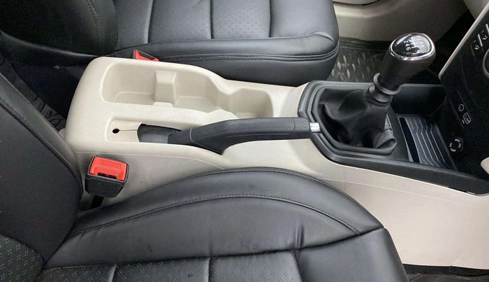 2022 Mahindra XUV300 W6 1.2 PETROL, Petrol, Manual, 13,171 km, Gear Lever