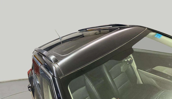 2022 Mahindra XUV300 W6 1.2 PETROL, Petrol, Manual, 13,171 km, Roof