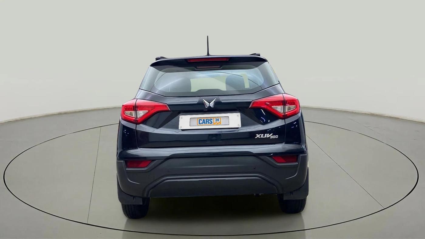 2022 Mahindra XUV300 W6 1.2 PETROL, Petrol, Manual, 13,171 km, Back/Rear