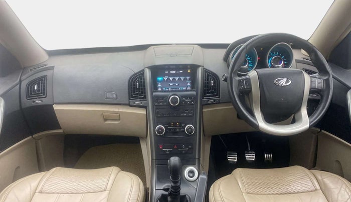 2016 Mahindra XUV500 W10, Diesel, Manual, 81,616 km, Dashboard