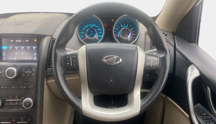 2016 Mahindra XUV500 W10, Diesel, Manual, 81,616 km, Steering Wheel Close Up