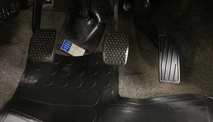 2016 Maruti Alto K10 VXI, Petrol, Manual, 79,556 km, Pedals