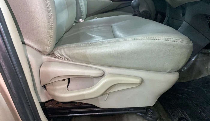 2013 Toyota Etios Liva V SP, Petrol, Manual, 32,054 km, Driver Side Adjustment Panel