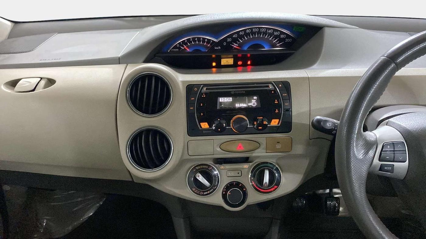 2013 Toyota Etios Liva V SP, Petrol, Manual, 32,054 km, Air Conditioner