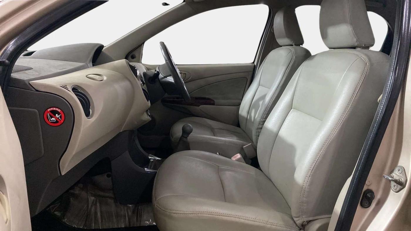 2013 Toyota Etios Liva V SP, Petrol, Manual, 32,054 km, Right Side Front Door Cabin