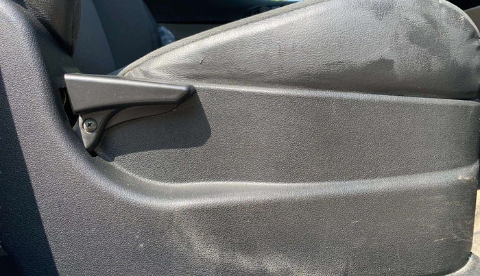 2018 Tata Tiago XTA PETROL, Petrol, Automatic, 45,947 km, Driver Side Adjustment Panel