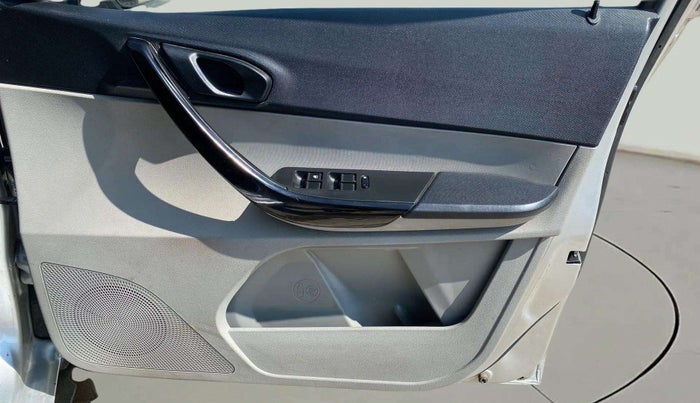 2018 Tata Tiago XTA PETROL, Petrol, Automatic, 45,947 km, Driver Side Door Panels Control