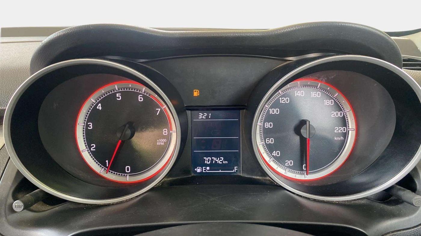2020 Maruti Swift VXI, Petrol, Manual, 70,825 km, Odometer Image