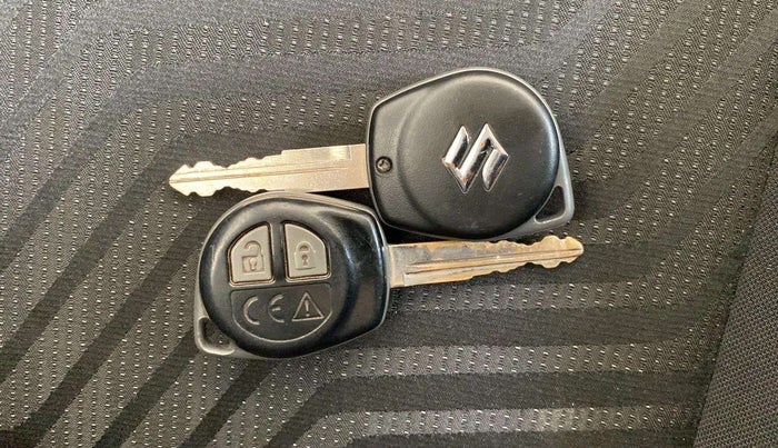 2020 Maruti Swift VXI, Petrol, Manual, 70,825 km, Key Close Up