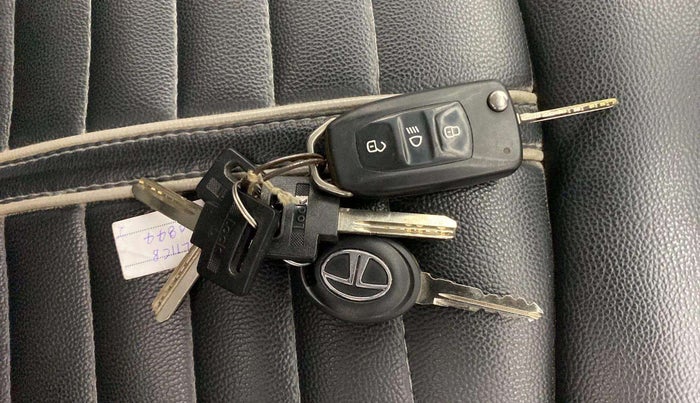 2017 Tata Tiago XZ PETROL, Petrol, Manual, 91,247 km, Key Close Up