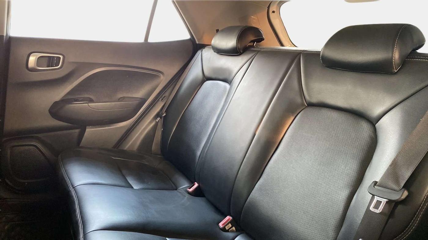 2019 Hyundai VENUE SX PLUS 1.0 TURBO DCT, Petrol, Automatic, 42,394 km, Right Side Rear Door Cabin