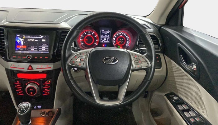 2019 Mahindra XUV300 W8 1.2 PETROL, Petrol, Manual, 48,846 km, Steering Wheel Close Up