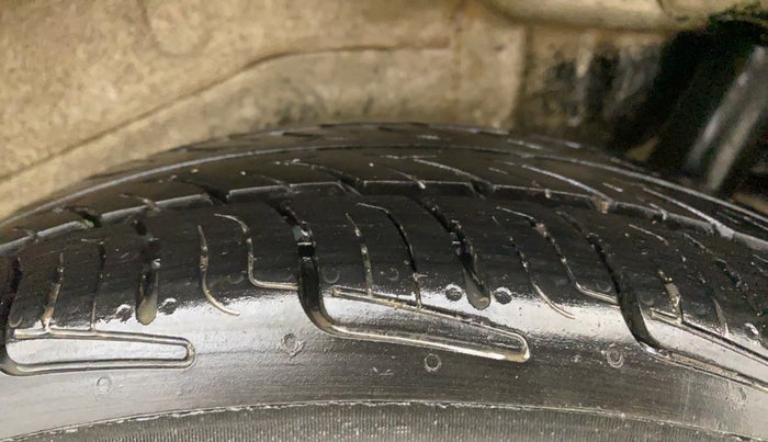 2014 Maruti Wagon R 1.0 VXI, Petrol, Manual, 77,959 km, Left Rear Tyre Tread