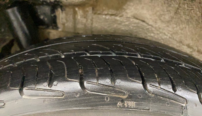 2014 Maruti Wagon R 1.0 VXI, Petrol, Manual, 77,959 km, Right Rear Tyre Tread