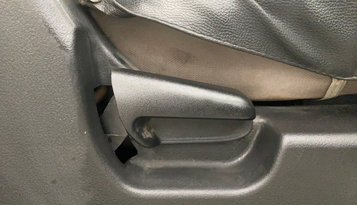 2014 Maruti Wagon R 1.0 VXI, Petrol, Manual, 77,959 km, Driver Side Adjustment Panel