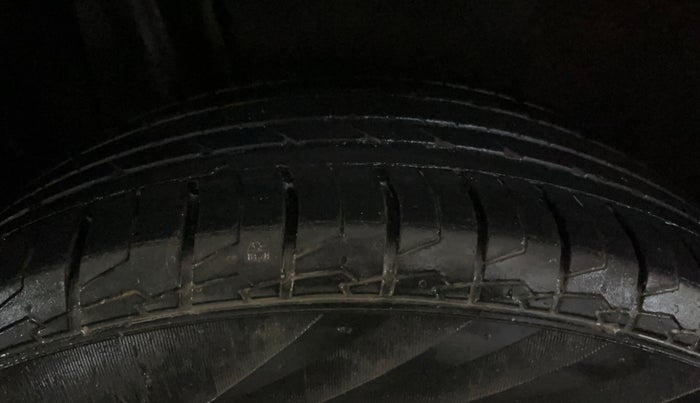 2022 Maruti Vitara Brezza VXI, Petrol, Manual, 44,506 km, Right Rear Tyre Tread