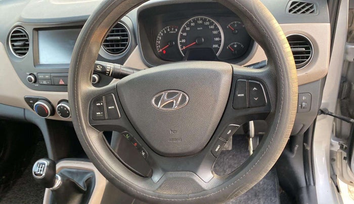 2017 Hyundai Grand i10 SPORTZ (O) 1.2 KAPPA VTVT, Petrol, Manual, 67,008 km, Steering wheel - Phone control not functional