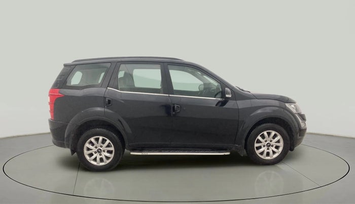 2017 Mahindra XUV500 W10 AT, Diesel, Automatic, 80,374 km, Right Side