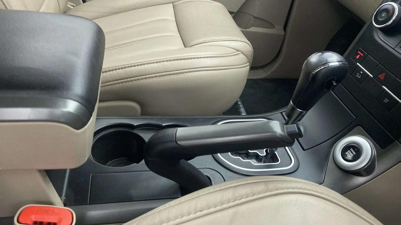2017 Mahindra XUV500 W10 AT, Diesel, Automatic, 80,374 km, Gear Lever