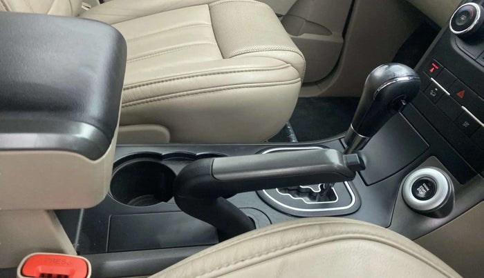 2017 Mahindra XUV500 W10 AT, Diesel, Automatic, 80,374 km, Gear Lever
